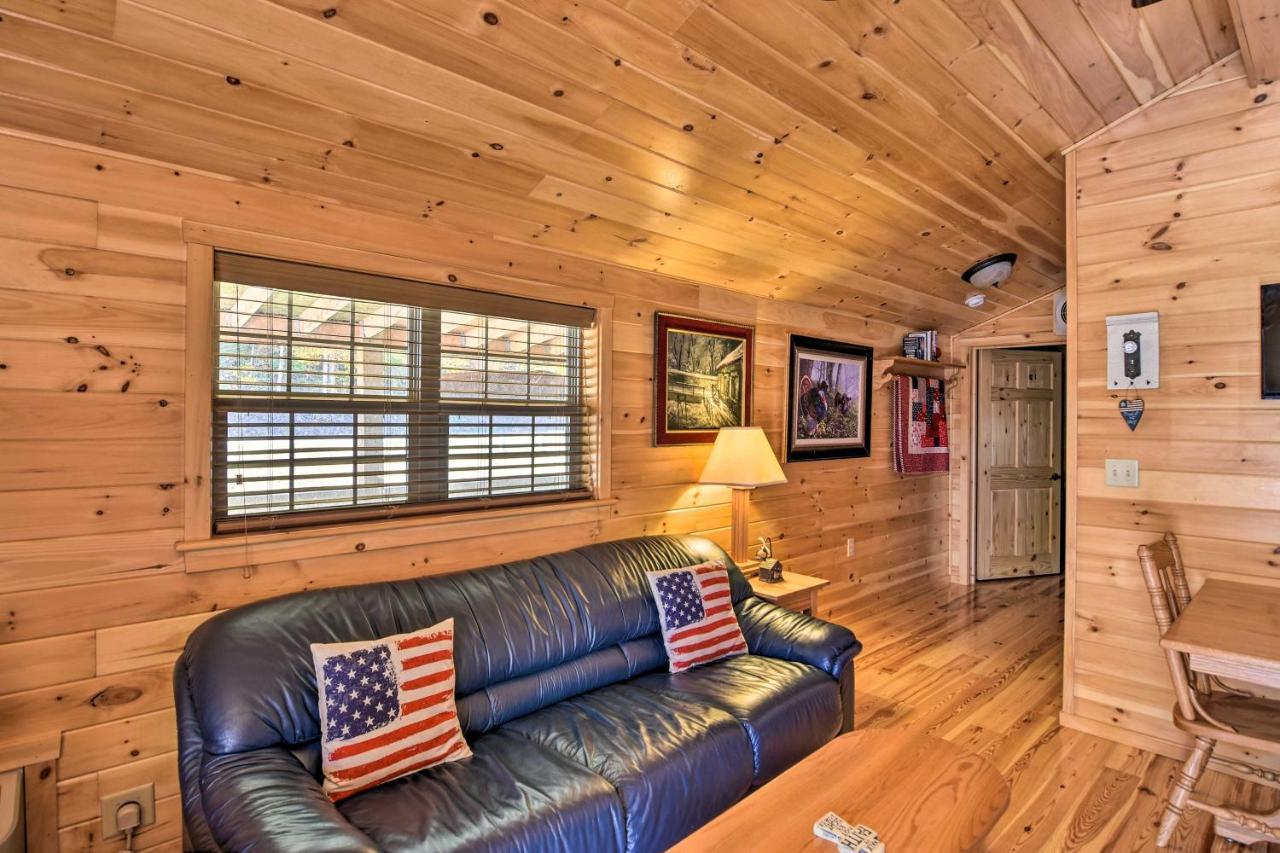 Cozy Anchors Away Cabin Hideaway With Fire Pit! Parsons Exterior photo