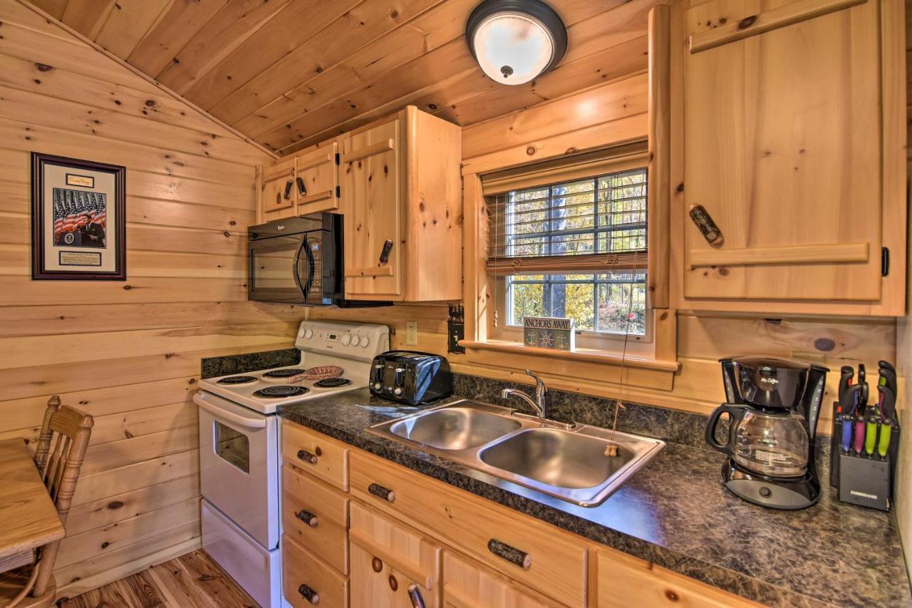 Cozy Anchors Away Cabin Hideaway With Fire Pit! Parsons Exterior photo